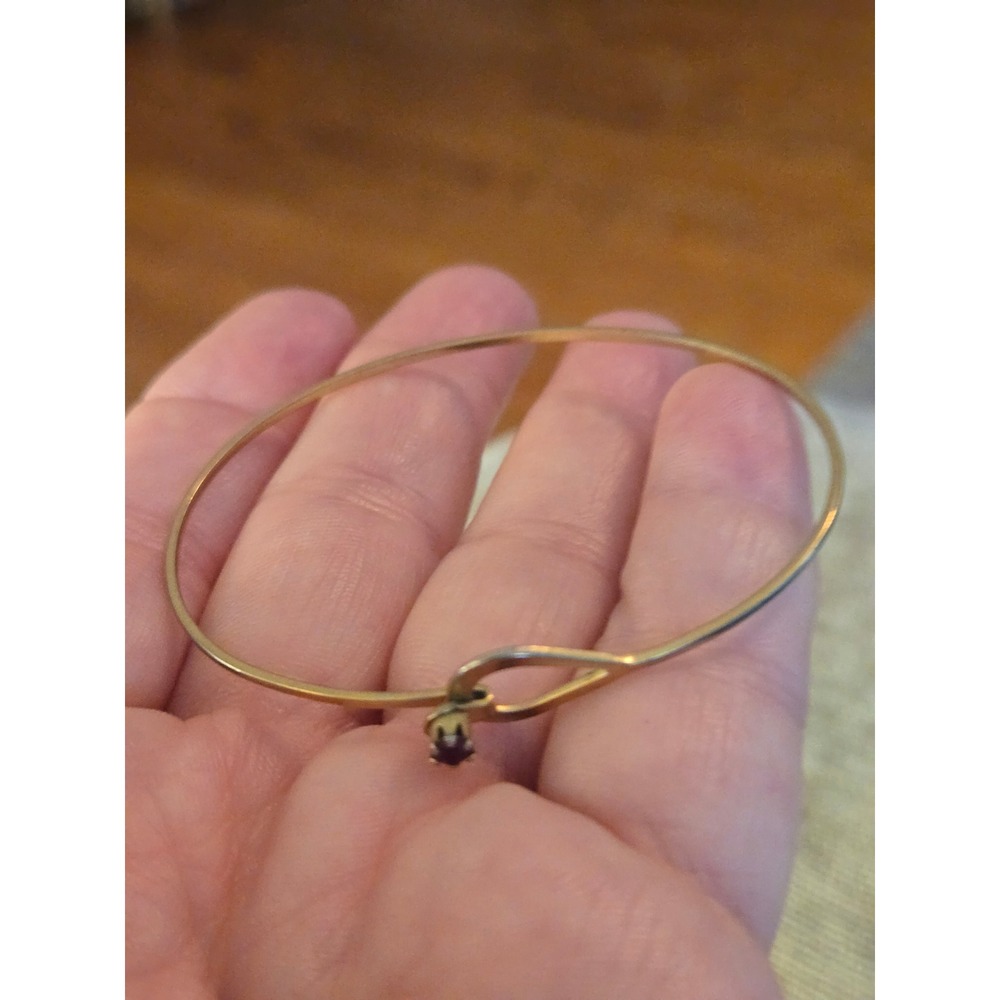 Avon Catch a Birthstone Bracelet July Gold Tone Simulated Ruby Vintage